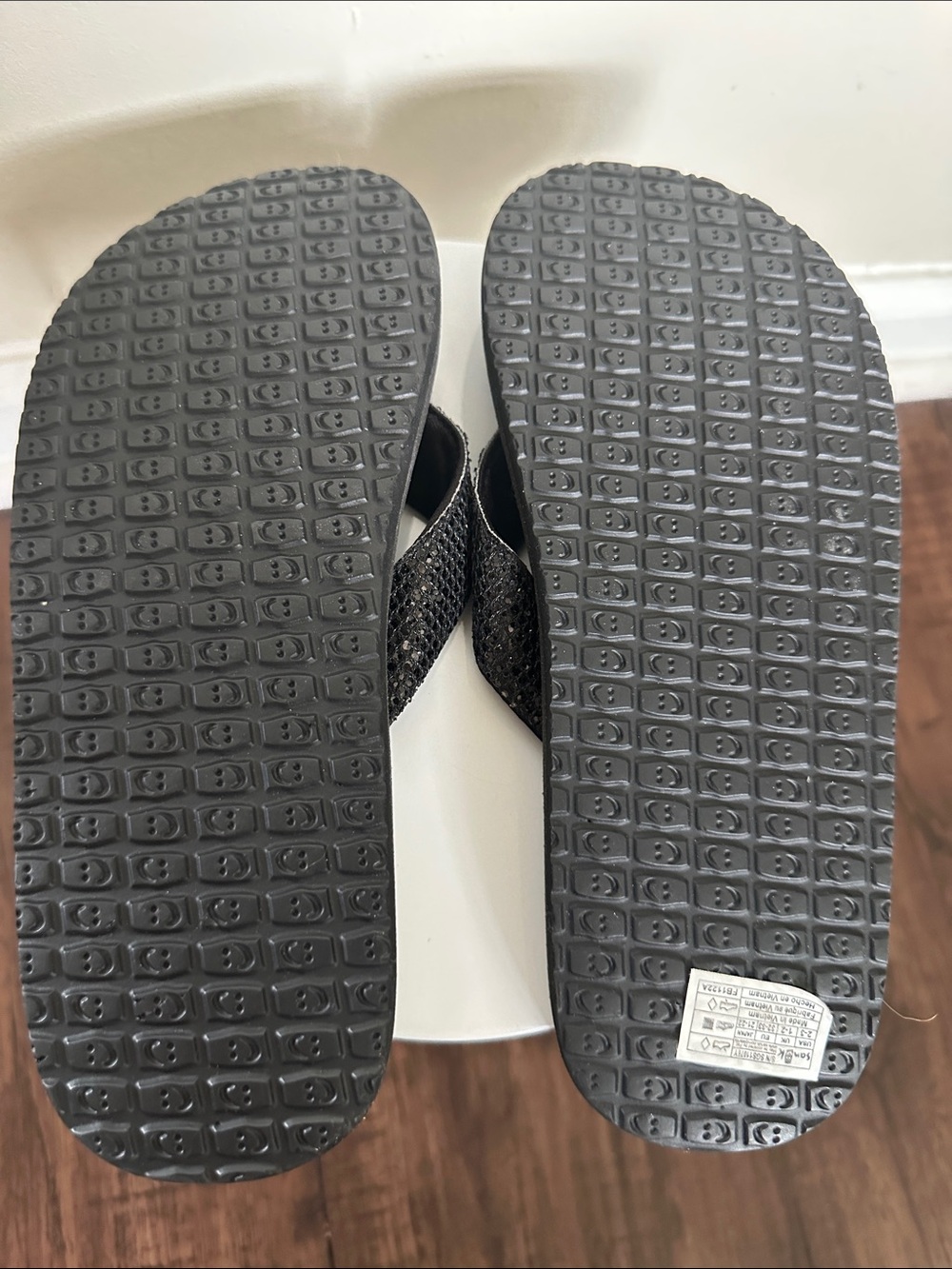Sanuk Black Sparkle Flip Flop Sandals with Pink Logo - Picture 4 of 4